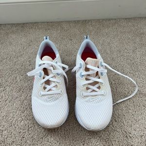 White Nike Air Max React